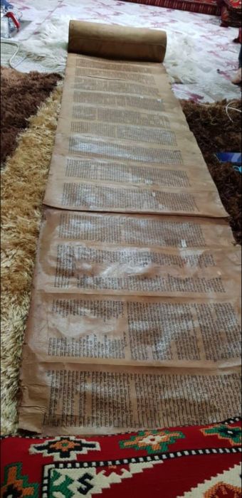 مخطوطة ثمينة جداً من جلد الغزال مكتوبة بالعبرية  4